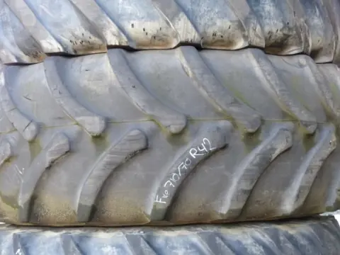 R42 Firestone 710/70R42