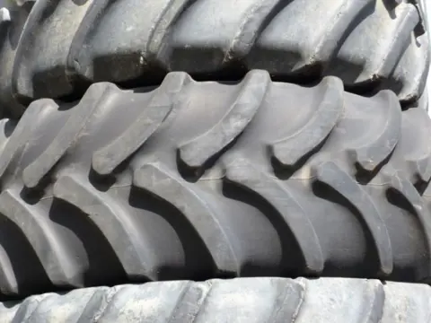 R34 Firestone 710/75R34