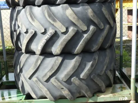 R28 Goodyear 600/65R28