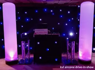 De ultieme bruiloft en feest drive-in-show v.a €75 per uur.