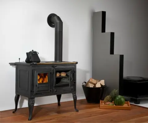 Gietijzeren Houtfornuis Titan, met complete bakoven!