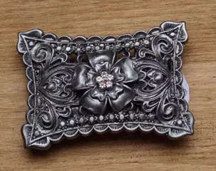 Sier buckle " Bloem met witte steen "