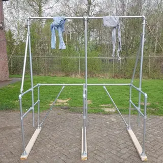 Spijkerbroek Hangen Huren