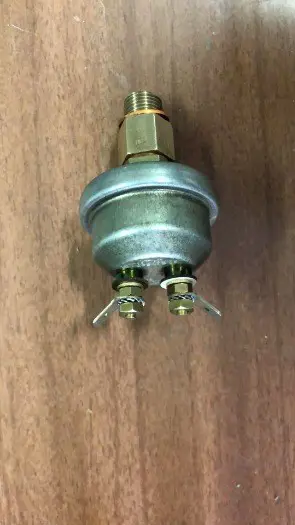 Oil pressure transmitter for Lamborghini Miura