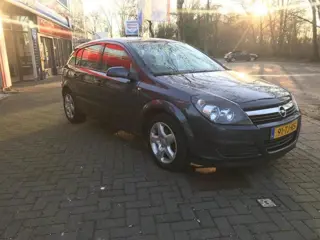 Opel Astra 1.6 Business VERKOCHT VERKOCHT! WIJ KOPEN UW AUTO IN MET EVT SCHADES, AFKEURPUNTEN EN DEF