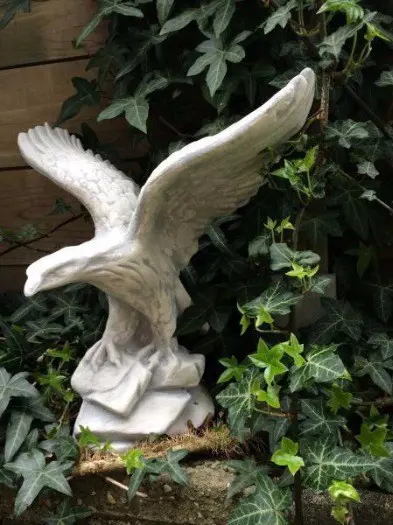 Vliegende Adelaar , tuinbeeld , kado