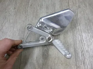 LINKER SCHETSPLAAT Aprilia RSV 1000 1998 - 2000