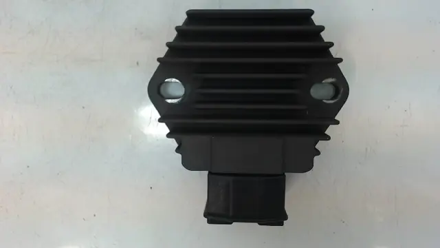 SPANNINGSREGELAAR Honda CBR Fireblade 2000 - 2001