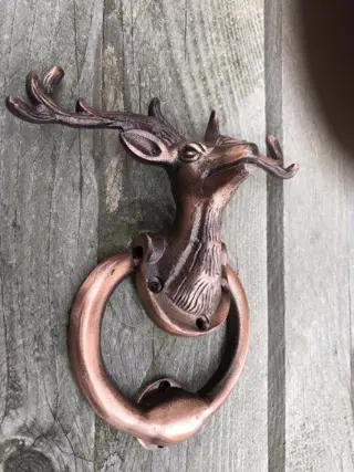 Deurklopper , hert