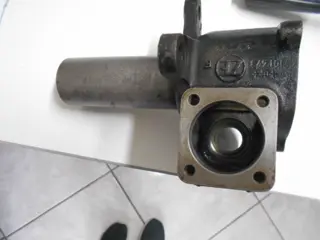 R.h. Steering box housing for Lamborghini Espada