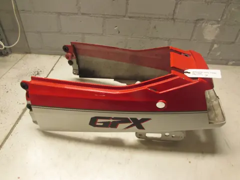 ACHTERKUIPDEEL Kawasaki GPX 750 1986 - 1988