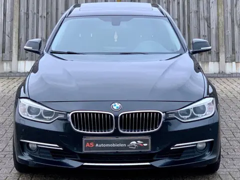 BMW 3-serie 330d Touring LUXURY MET ALLE OPTIES HUD /PANO 310pk