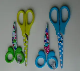 HOBBYSCHAAR, KNUTSEL SCHAARTJE MET DECOR 2 stuks NIEUW