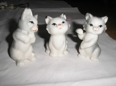 Poezen beeldjes - foto 1- 2 - 3