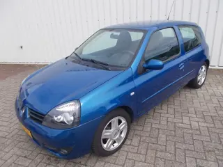 Renault Clio 1.4-16V Campus ( APK KEURING BIJ AFLEVERING! )
