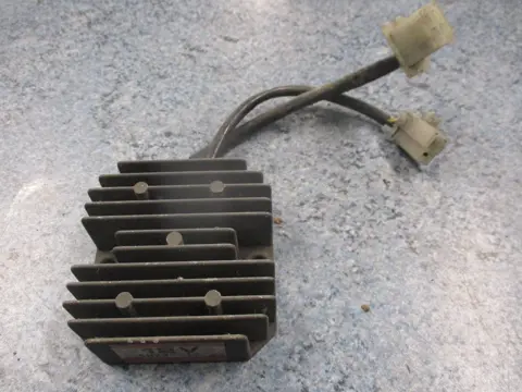 SPANNINGSREGELAAR Honda CB 450 1984 - 1988