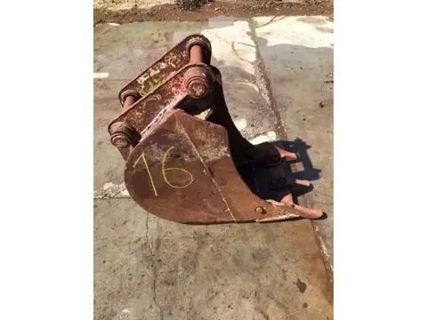 JCB Bucket with teeth, 43,5 cm width. Many more used buckets in stock!!