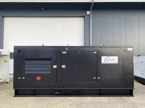 Iveco 8210 Mecc Alte Spa 330 kVA Silent generatorset
