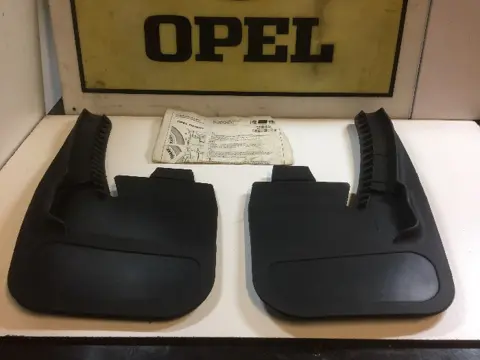 Spatlappen Opel Omega A sedan voor 90273225 NIEUW