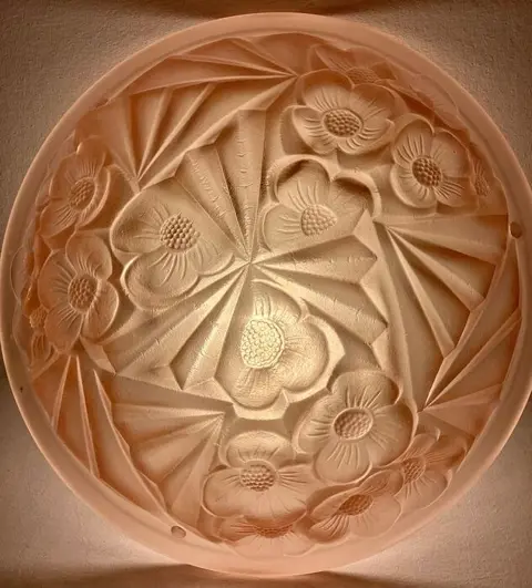 Art Deco lampenkap - grote Rosée kleurig persglazen kap met