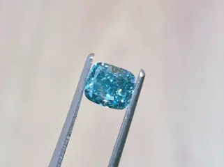 1 pcs Diamant - 1.07 ct - Cushion - fancy levendig groen