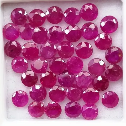 40 pcsRobijn - 7.69 ct