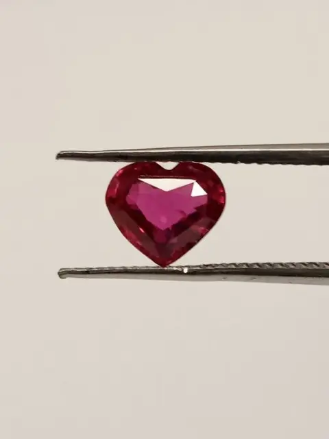 Rood Robijn - 1.05 ct
