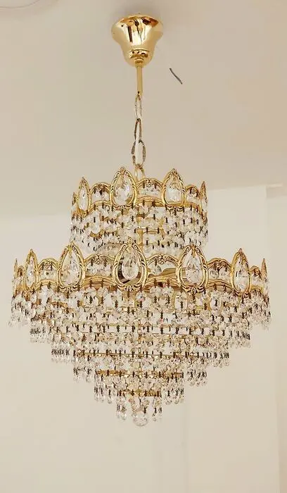 Kroonluchter, spin (1)