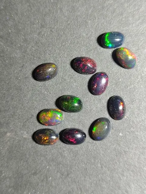 Opaal Cabochon - 6×4×3 mm - 0.65 g - (10)