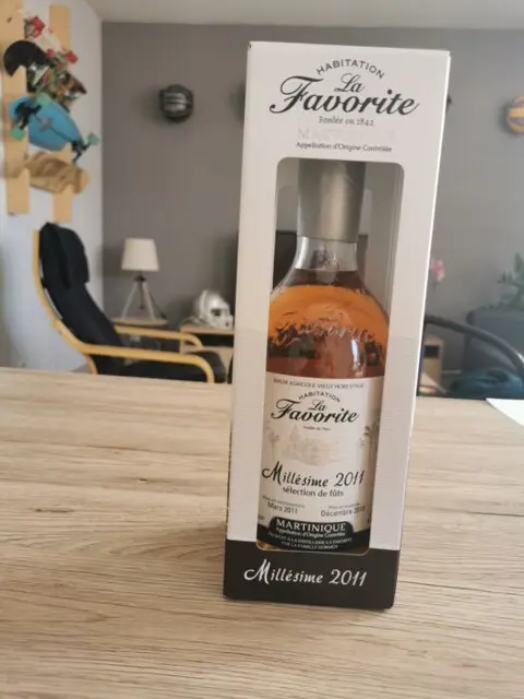 La Favorite 2011 - Millésime - Rhum Vieux Agricole - b.