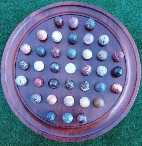Mineralen van Madagaskar Bol - 488×477×33 mm - 6400 g - (36)