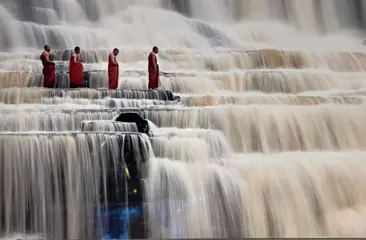 Dang Ngo (XX) - Monks in waterfalls