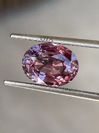 1 pcs Paars, Roze Saffier - 4.20 ct