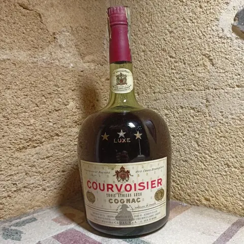 Courvoisier - magnum 3 Star Luxe - b. Jaren 1970 - 148cl