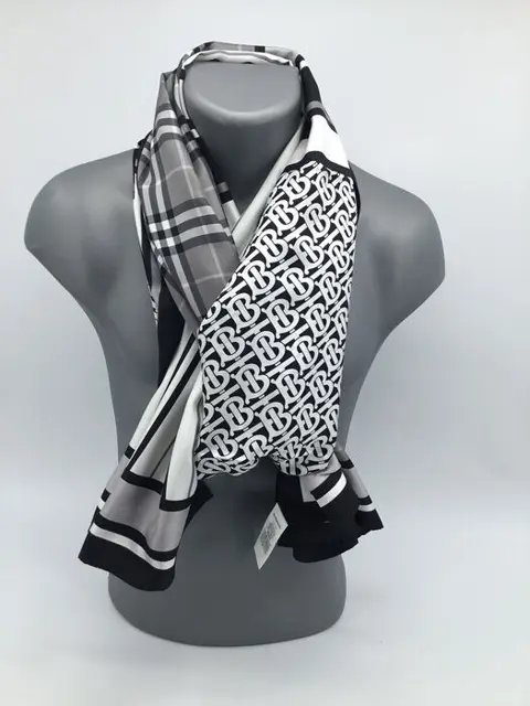 Burberry - tartan //TB//archives.210/70 cm - Sjaal