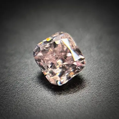 1 pcs Diamant - 0.24 ct - Cushion - fancy lichtroze bruin -