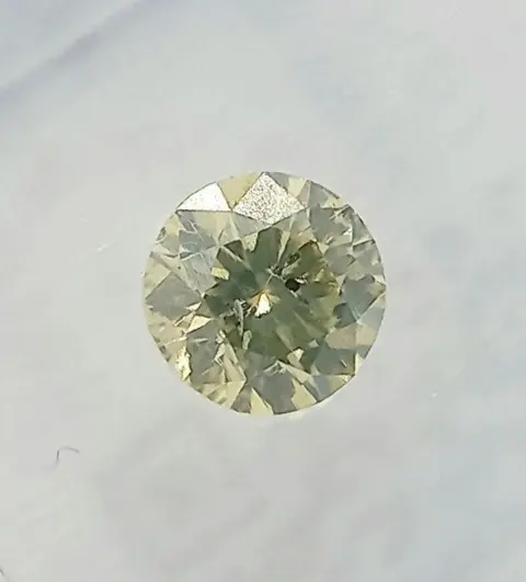 1 pcs Diamant - 0.50 ct - Briljant - fancy lichtgroenachtig