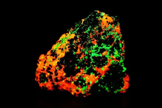 FRANKLINITE met WILLEMITE top fluorescentie (LW) exemplaar