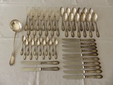 Huisvrouw Chambly / Sfam (49) - Verzilverd