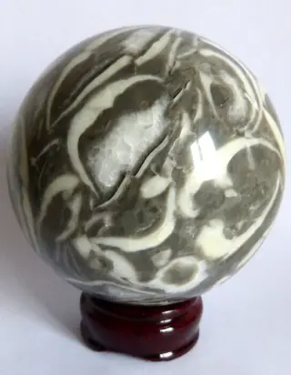 Gefossiliseerde bol van parelmoer - 10,5 cm - 1.74 kg