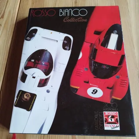 Boeken - Buch - Ausstellungskatalog 200 Automobiles Rosso