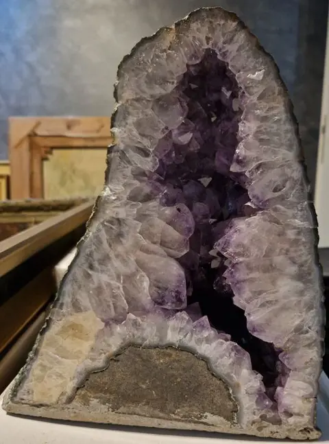 Amethist Geode - 30×22×20 cm - 8 kg - (1)