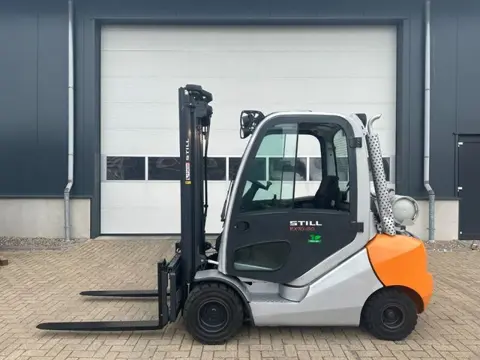 Still RX70-30T 3 ton Triplex Freelift Sideshift LPG Heftruck