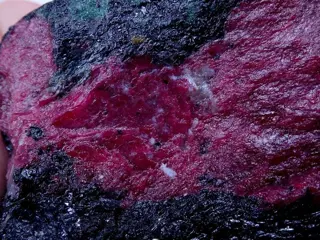 Big Amazing Ruby Crystal onbehandeld 3961,5 ct - 130×100×55