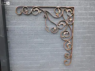 Luiveldrager , daksteun , hoekdrager ,wand decoratie