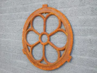 Gietijzeren stalraam -rond middel , 70 cm- , zwaar