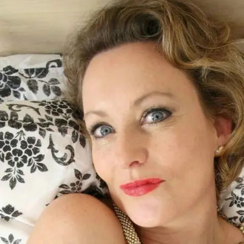 Anne 47 jaar uit Vosselare
