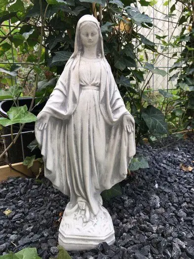Beton beeld , Heilige Maria