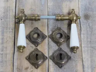 Art Nouveau deurbeslag, simon