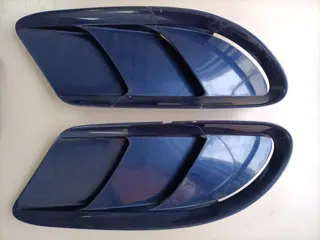 Air intakes on the front bonnet for Maserati 3200 GT